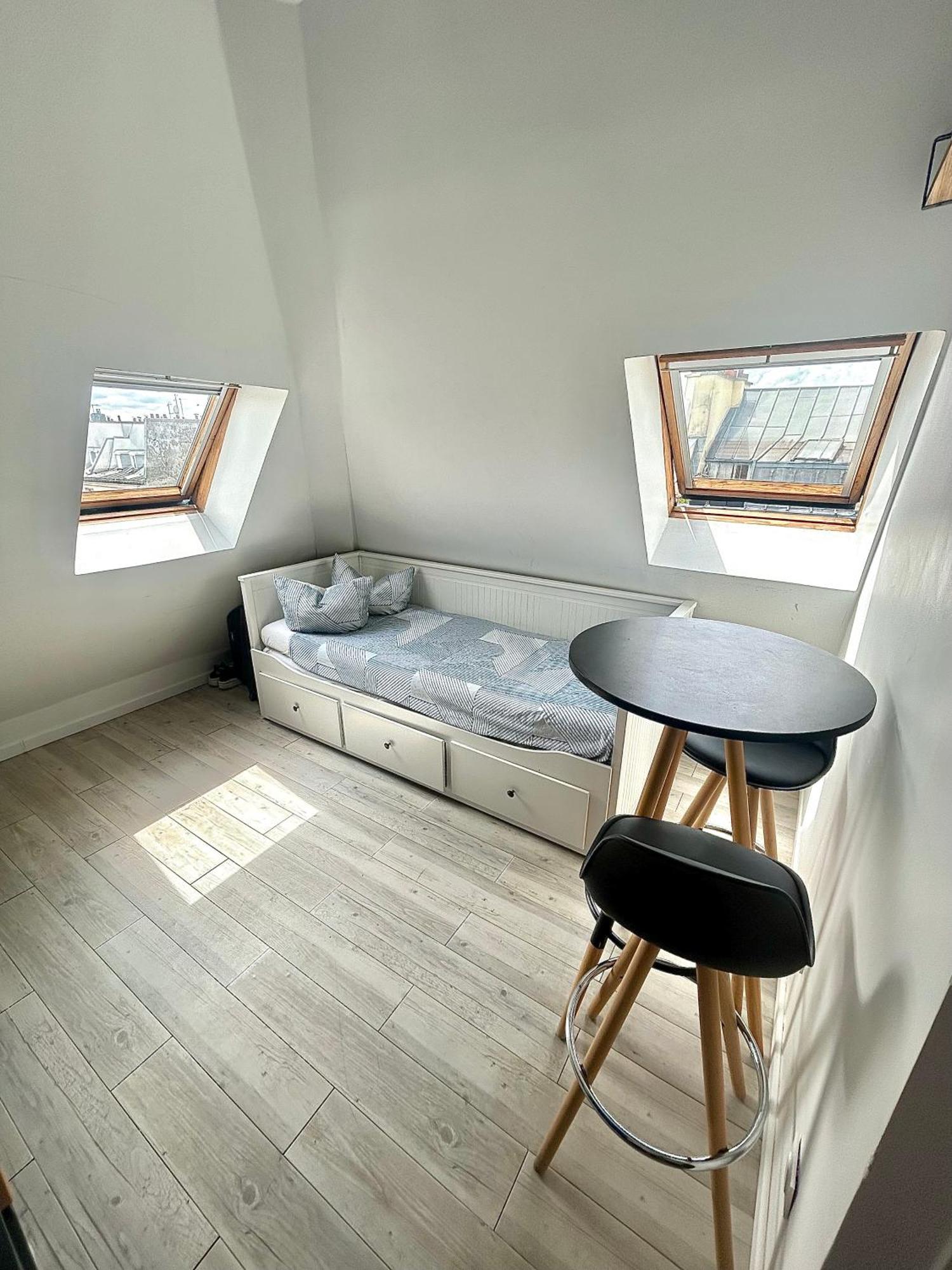 Apartment Cozy Studio In The Heart Of Paris