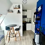Cozy Studio In The Heart Of Paris